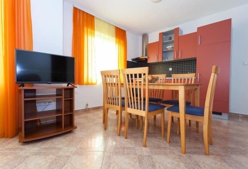 Maretsol Vacation House