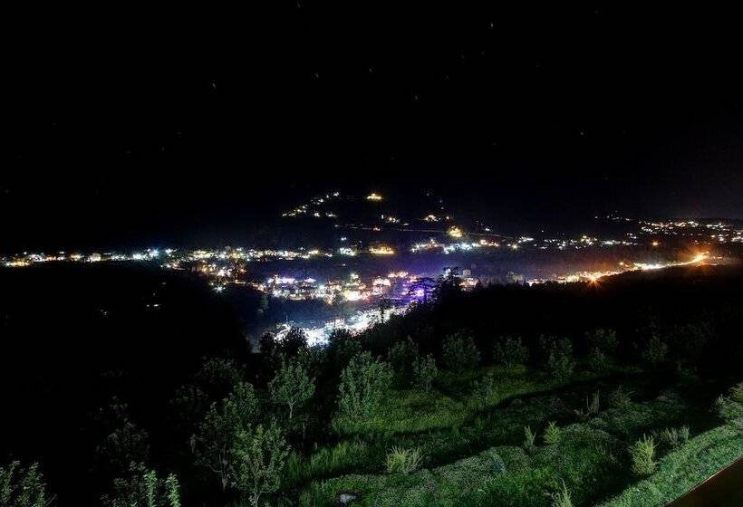 Mountain Face By Snow City Hotels