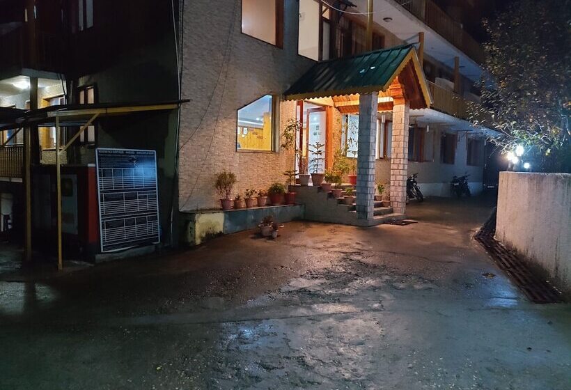 Mountain Face By Snow City Hotels