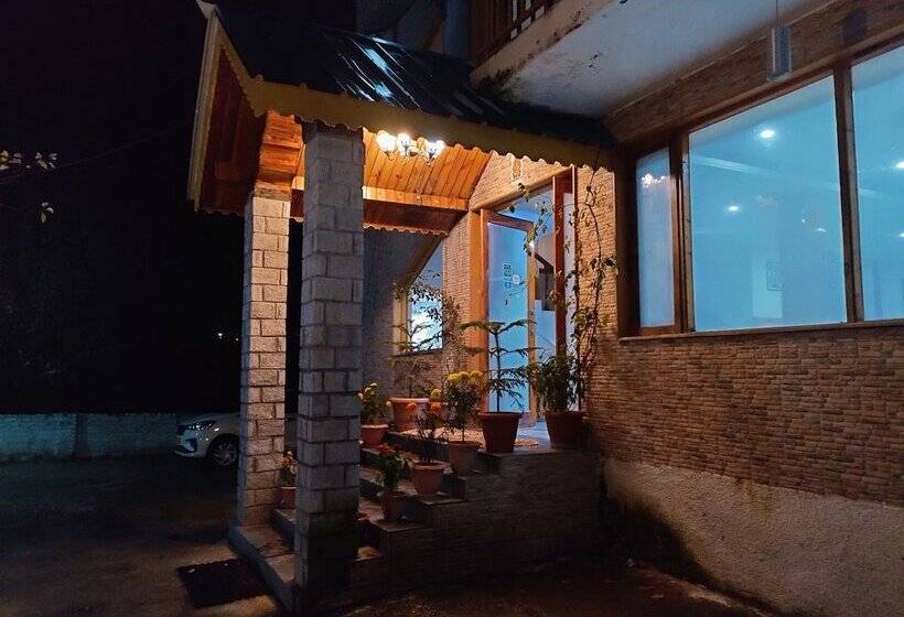 Mountain Face By Snow City Hotels