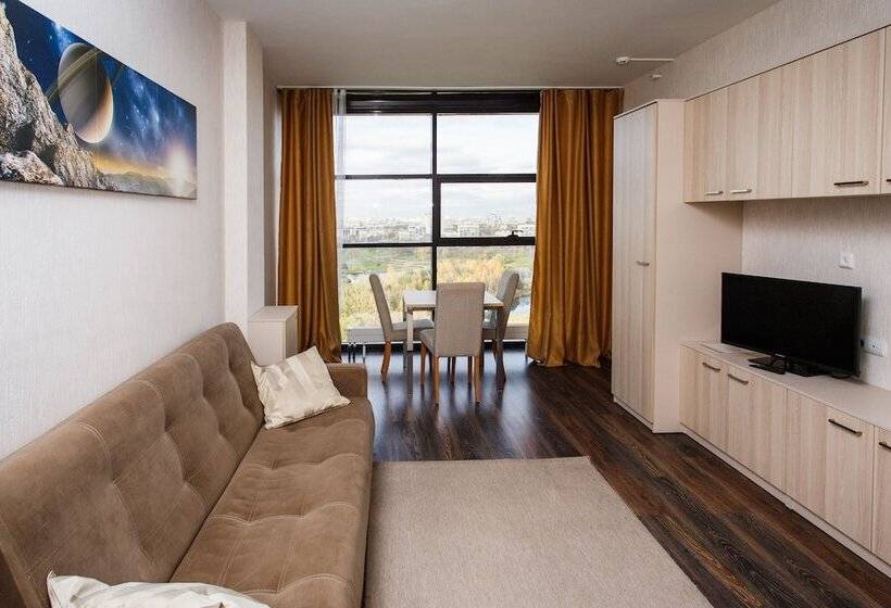 Panoramic Apartments S16