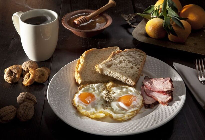 膳宿费 Agnantio Studios & Suites