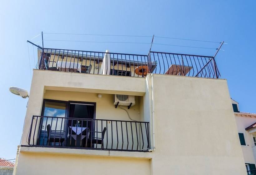 펜션 Apartments & Rooms Mihajica