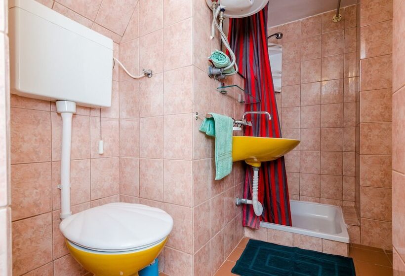 펜션 Apartments & Rooms Mihajica