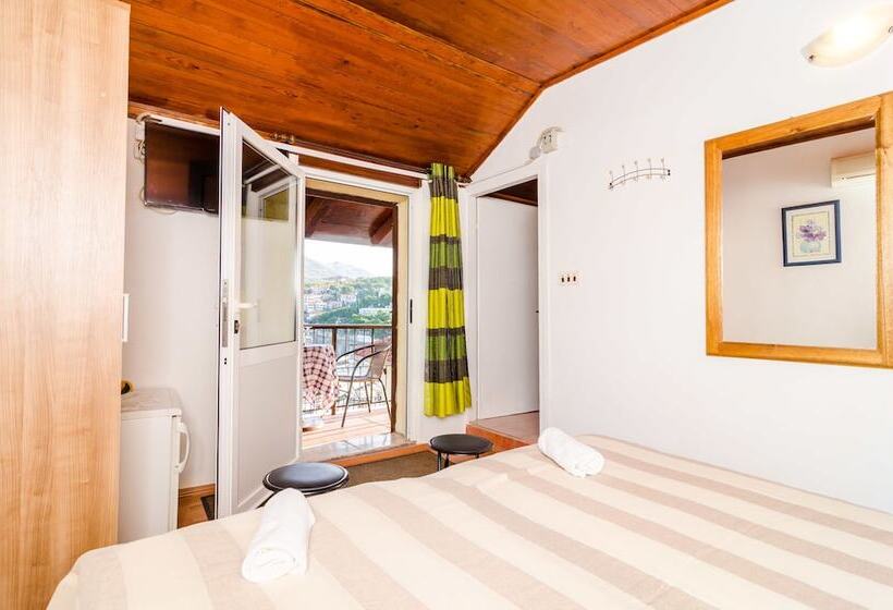 펜션 Apartments & Rooms Mihajica