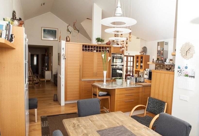 پانسیون Great View Guesthouse Jódísartún 4