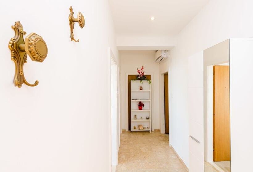 פנסיון Guest House Villa Nina