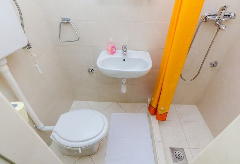 פנסיון Guest House Villa Nina