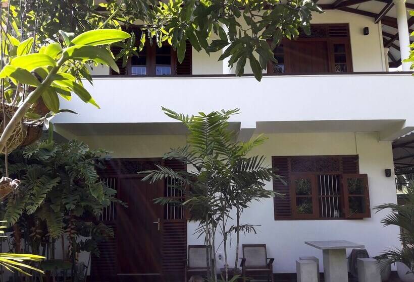 膳宿费 Manel Guesthouse