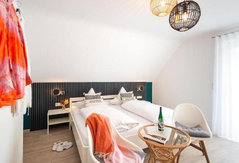 بنسيون Moselweingut & Gästehaus Hubertushof