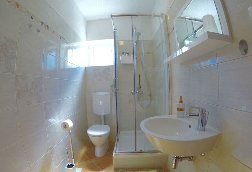 بنسيون Vila Lacman