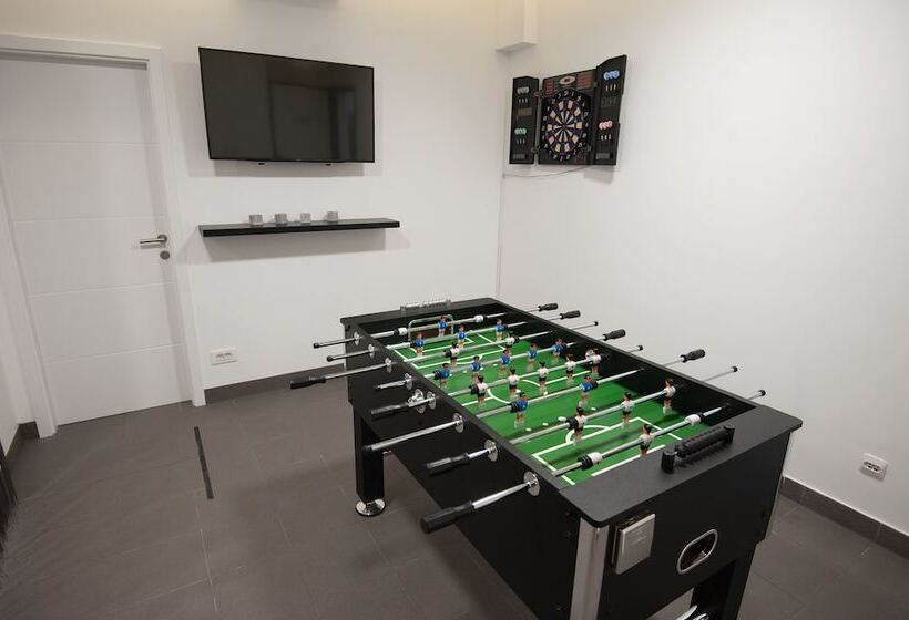 پانسیون Villa Nani