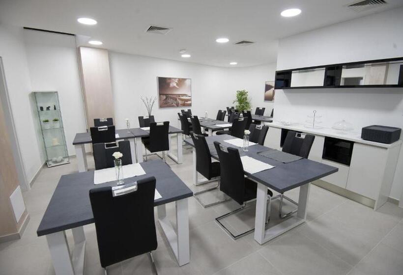 پانسیون Villa Nani