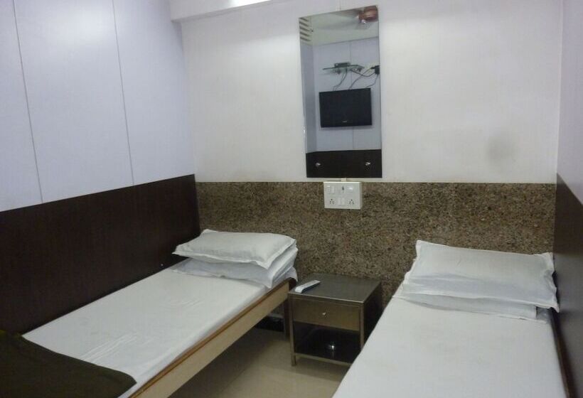 펜션 Yadgar Guest House