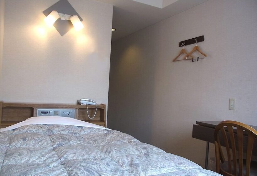 Purple Hotel Futsukaichi