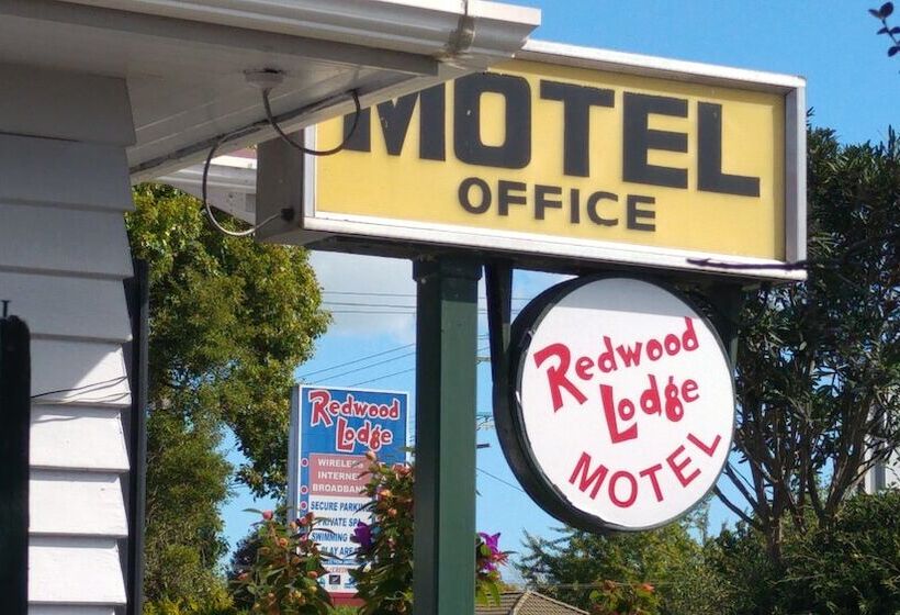Redwood Lodge Motel