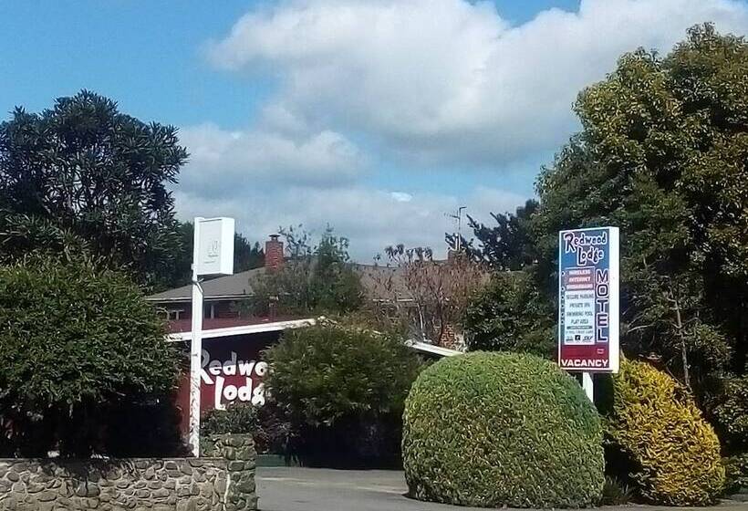 Redwood Lodge Motel
