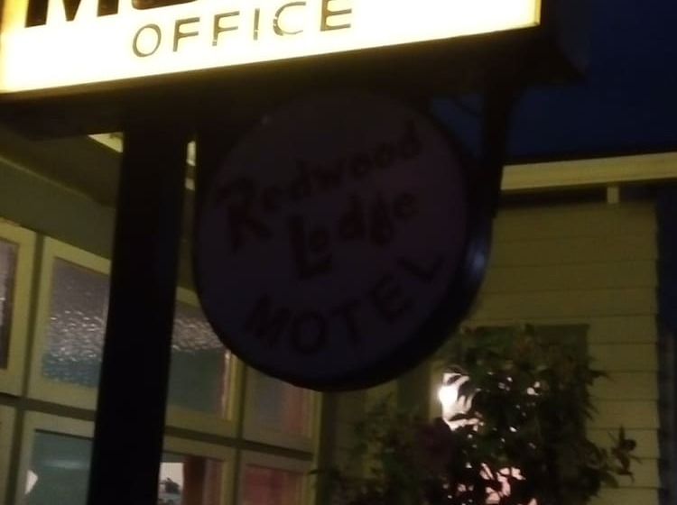 Redwood Lodge Motel
