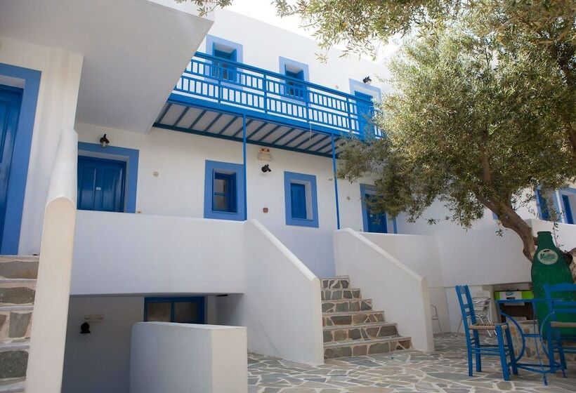 Vardes Hotel Studios