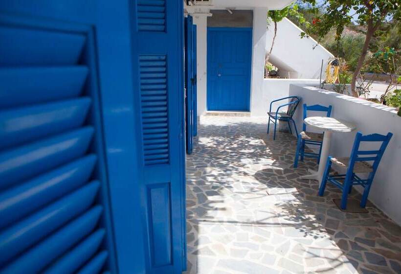 Vardes Hotel Studios