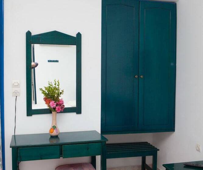 Vardes Hotel Studios