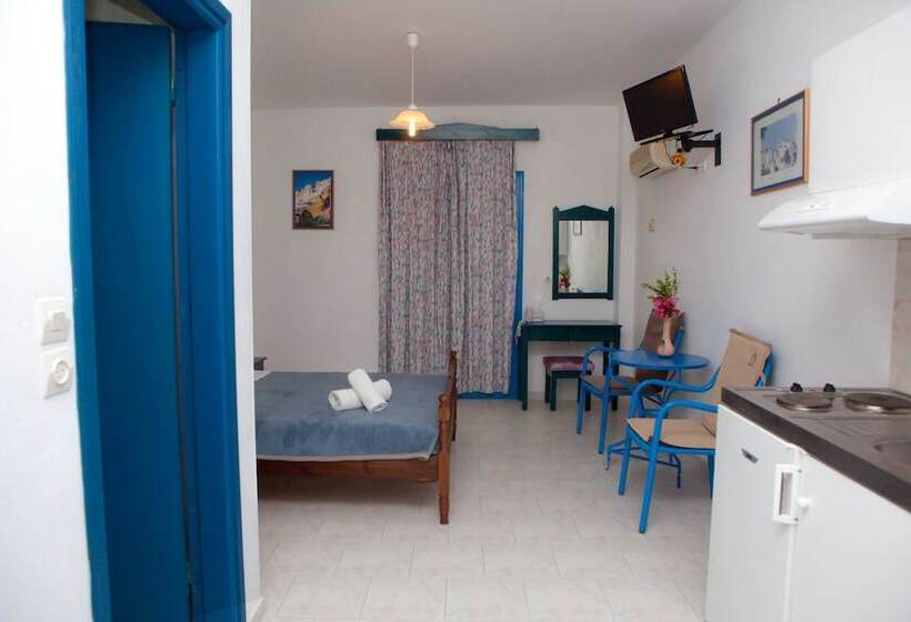 Vardes Hotel Studios