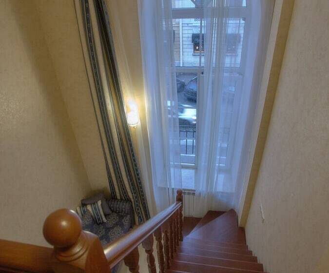 Apart Hotel On Italianskaya 1