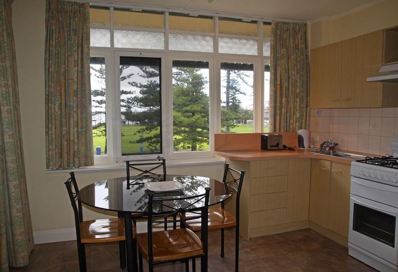 Bayview Apartments Glenelg