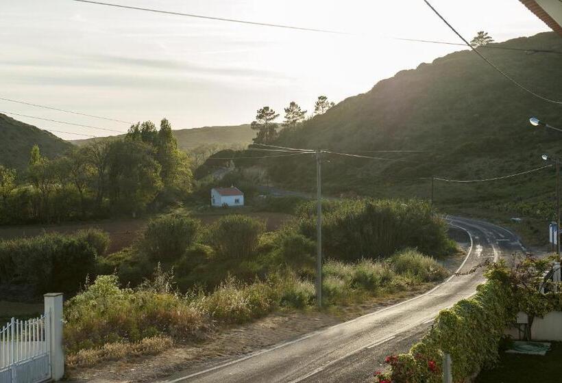 Beachouse Surf, Bed & Breakfast