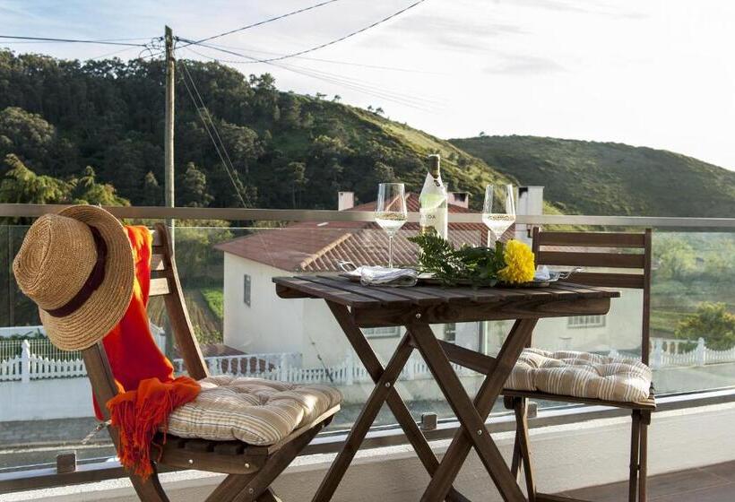 Beachouse Surf, Bed & Breakfast