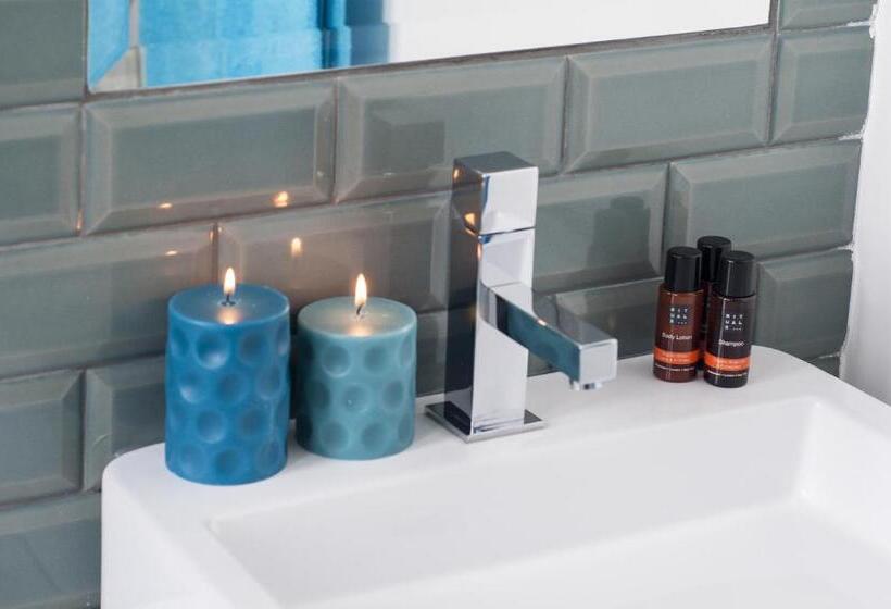 Beachouse Surf, Bed & Breakfast