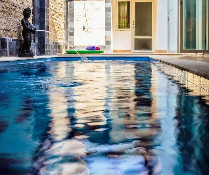 مبيت وإفطار Donata House