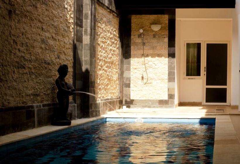 مبيت وإفطار Donata House