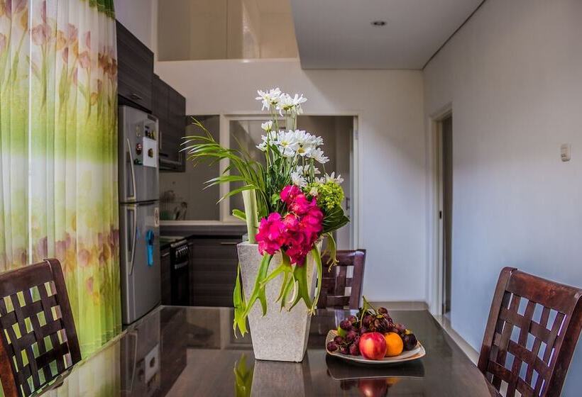 مبيت وإفطار Donata House