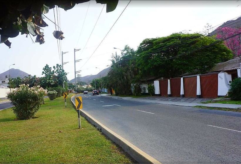 تختخواب و صبحانه Happy House