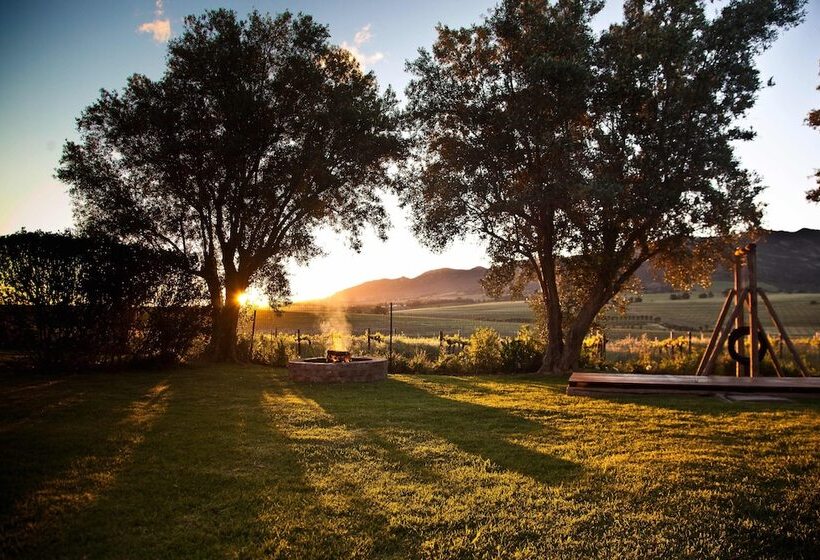 Denneboom Vineyards And Wildlife