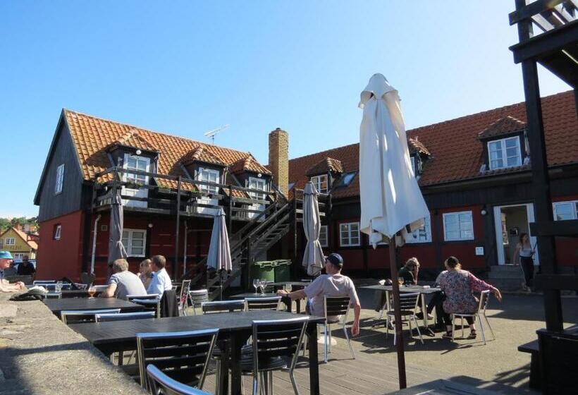 Gudhjem Vandrerhjem / Gudhjem Hostel