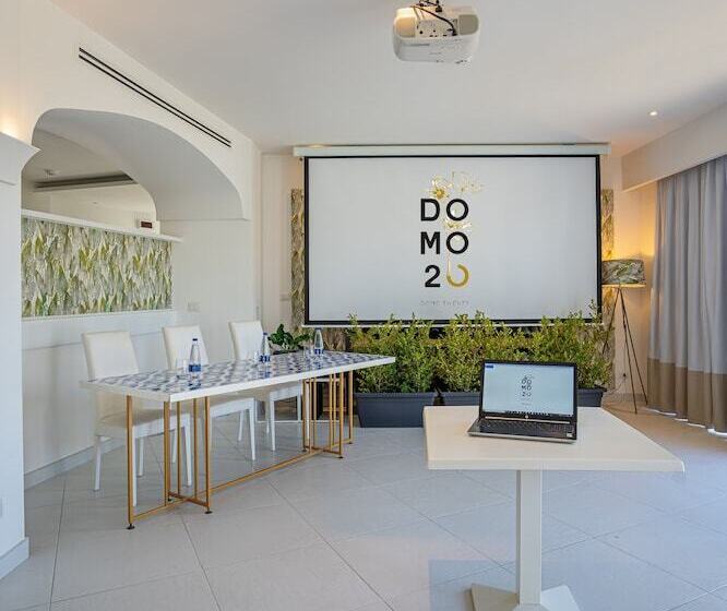 簡易ホテル Domo 20 Hotel & Rooftop