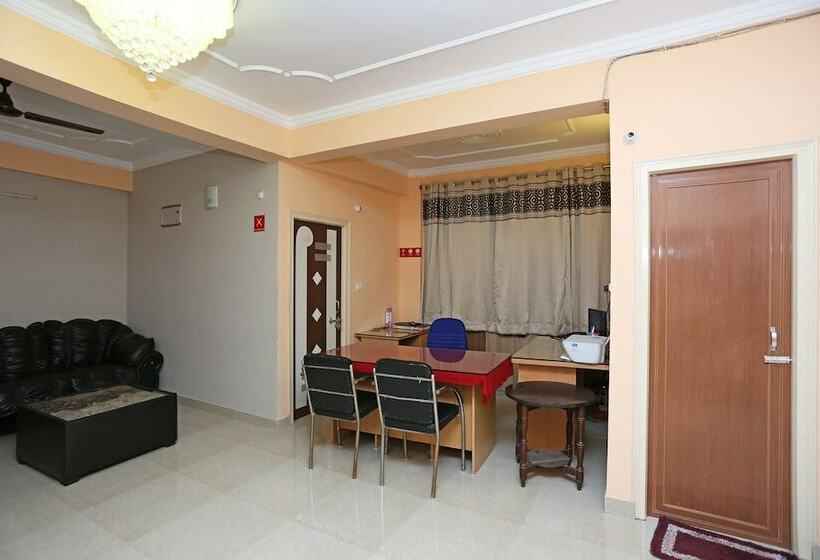 فندق A R Residency By Oyo Rooms