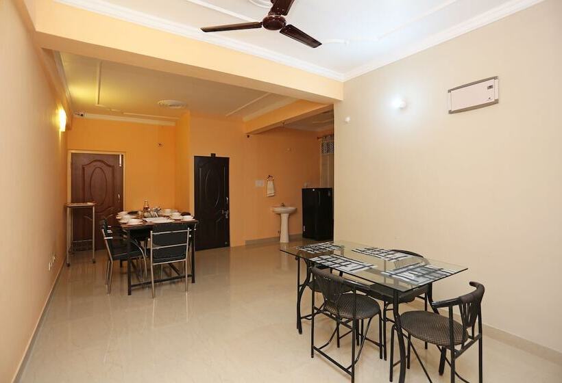 فندق A R Residency By Oyo Rooms