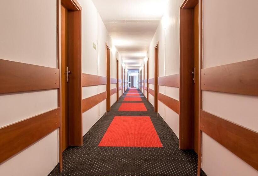 Отель Baltic Inn