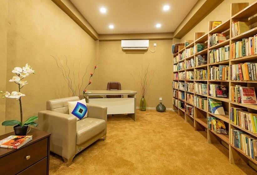 בית מלון כפרי Clive Garden