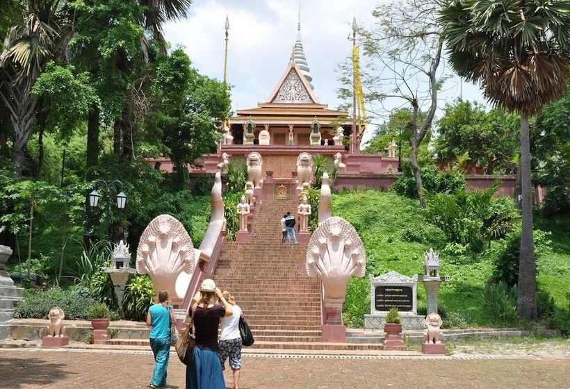 Lcs Hotel & Apartment