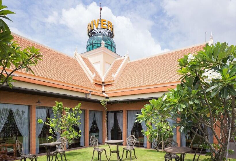 Lcs Hotel & Apartment