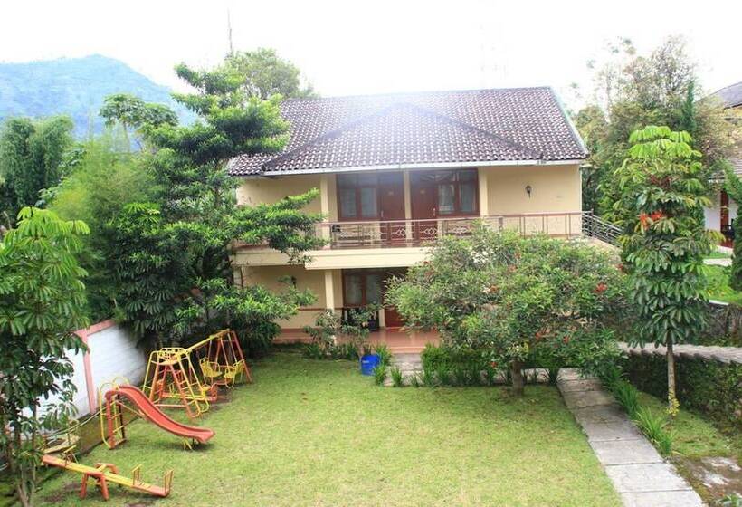 Отель Narima Resort Bandung