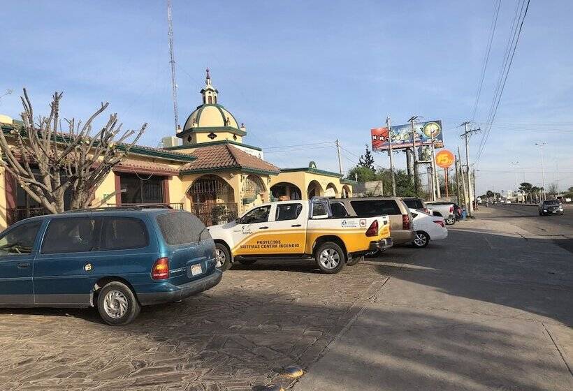 فندق Posada Santa Fe