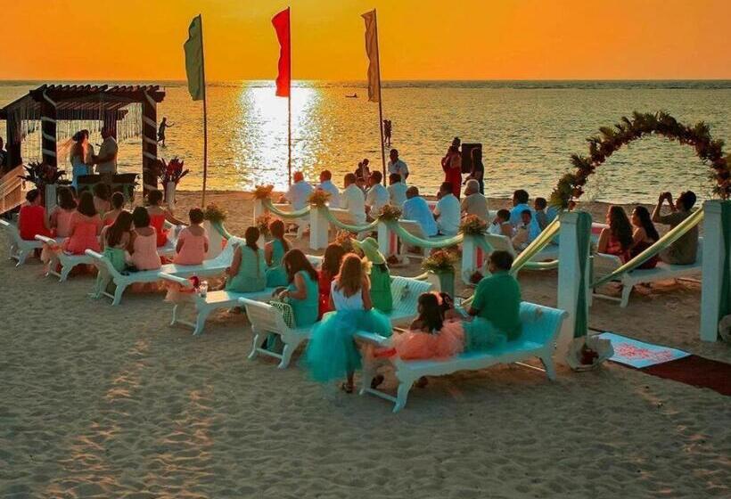 בית מלון כפרי Punta Riviera Resort