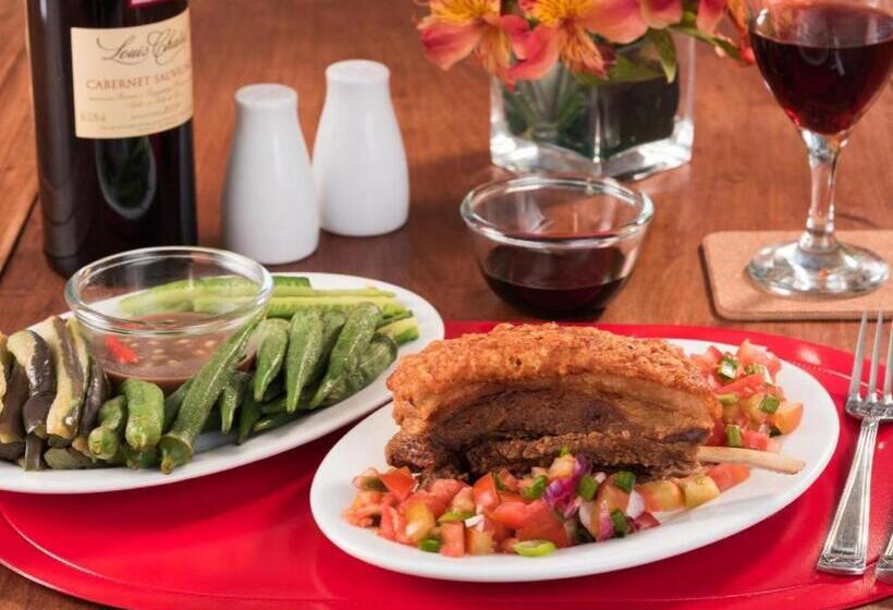 בית מלון כפרי Punta Riviera Resort