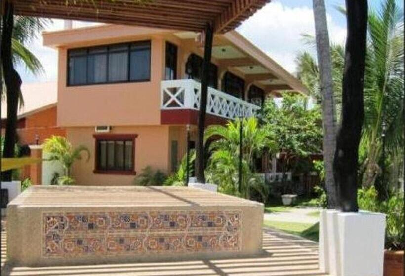 בית מלון כפרי Punta Riviera Resort