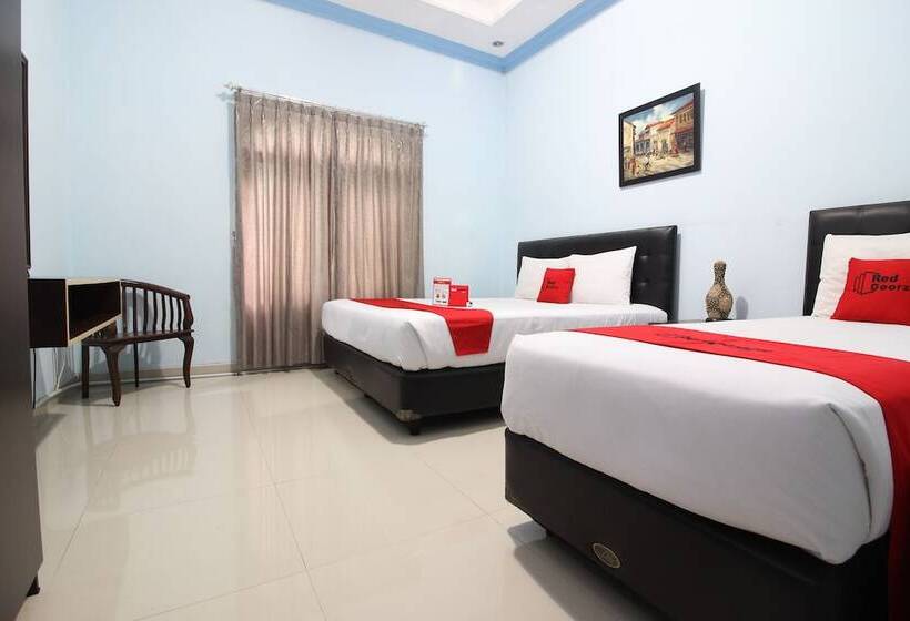 בית מלון כפרי Reddoorz Plus @ Timoho